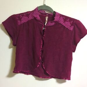 Burgundy cropped short sleeve cardigan size M